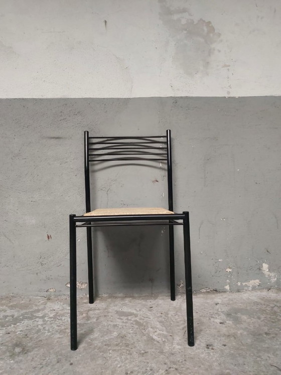 Image 1 of 4 chaises en métal avec assises en osier