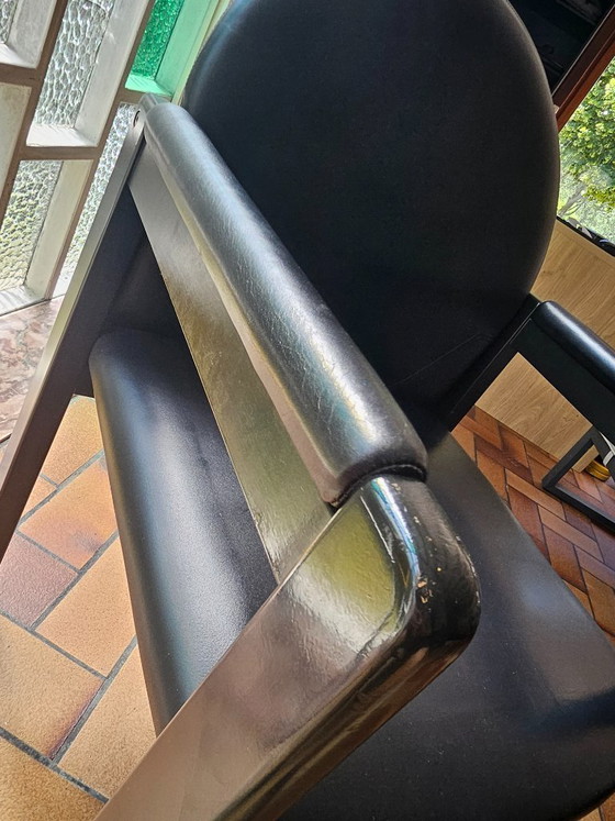 Image 1 of Ensemble de 6 (+2) chaises design Bulo – Cuir noir et bois – Années 1980