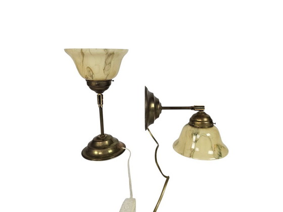 Image 1 of Stile Art Déco - 2 lampade da parete - vetro marmorizzato - ottone - terzo quarto del XX secolo