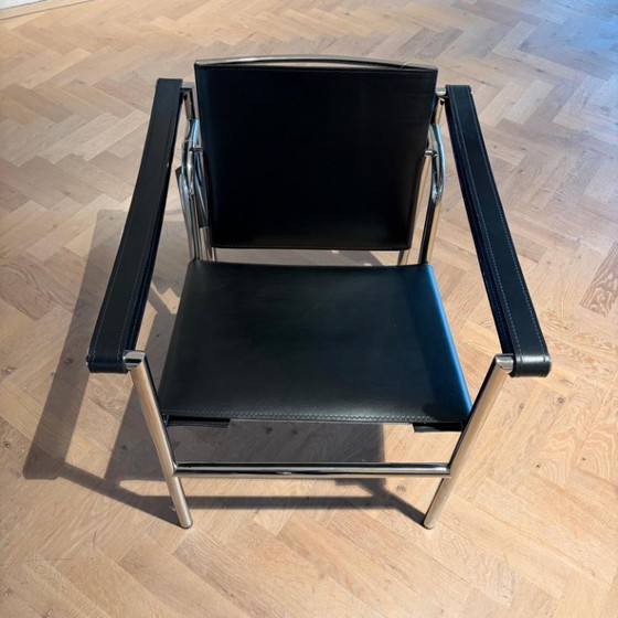 Cassina 1 Fauteuil dossier basculant, Cuir, Chrome, Noir (photo 5 sur 5)