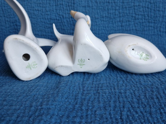 Image 1 of Trois figurines d'oiseaux en porcelaine Hollohaza