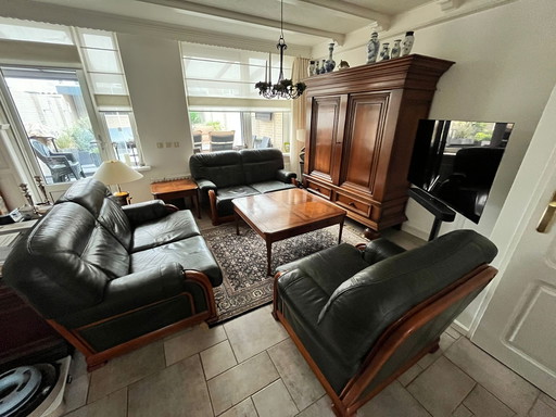 complete lounge