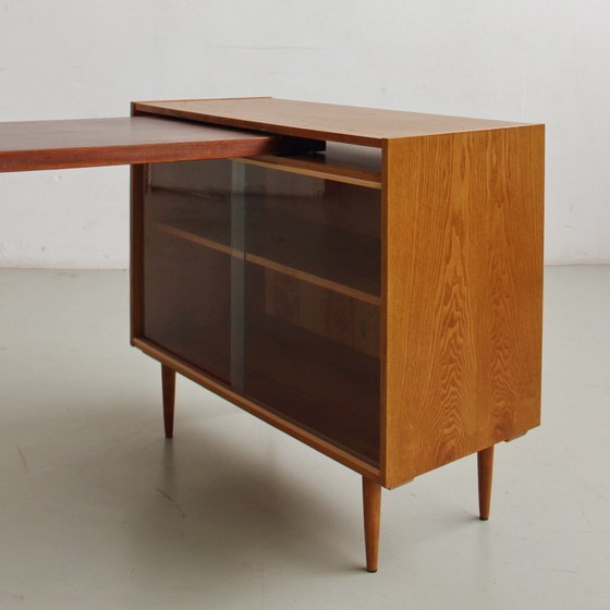 Image 1 of Bureau met kast uit het midden van de 20e eeuw, jaren 60, Tsjecho-Slowakije, vintage, volledig gerestaureerd.