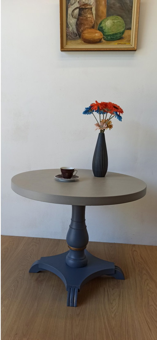 Mesa de centro antigua