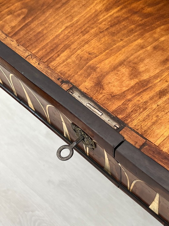 Image 1 of Cassettone - Noce - Comò con specchiera