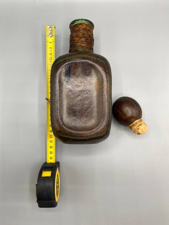 Hand-Blown Glass Carafe Adorned with Embossed Leather – Gilded Brass Lion's Head Medallion (photo 4 of 4)
