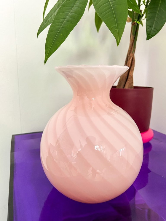 Image 1 of Vaso vintage in vetro di Murano rosa a spirale