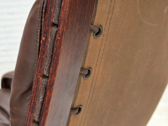 Image 1 of 1970, Noors ontwerp van Ingmar Relling voor Westnofa, model "Siesta" met armleuningen.