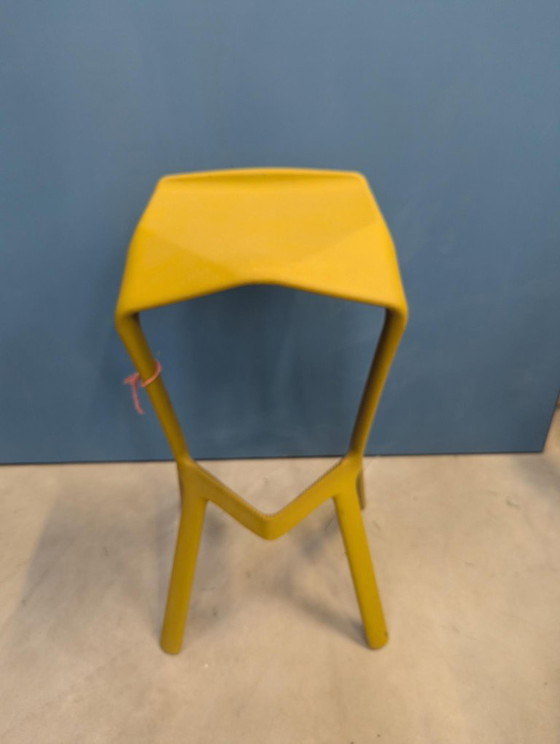 Plank Miura Bar Stool – Barstools, Plastic (photo 5 of 5)