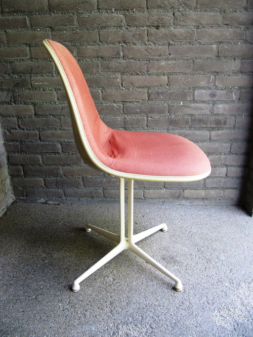 Chaise design La Fonda Charles & Ray Eames pour Herman Miller