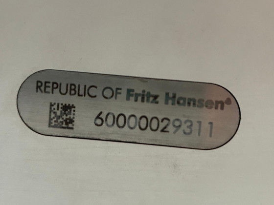 Image 1 of Fritz Hansen Superellips door Piet Hein en Bruno Mathsson