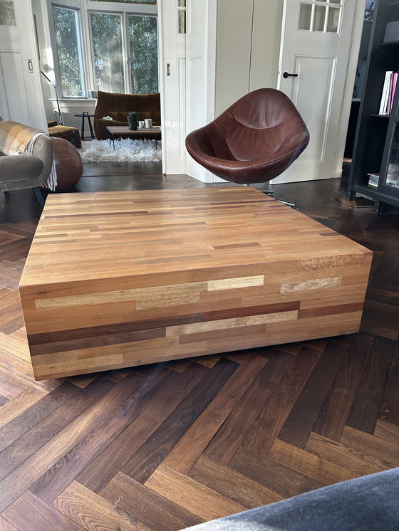 Image 1 of Robuster Couchtisch aus Mischholz