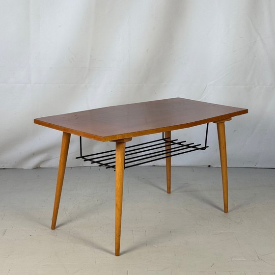 Image 1 of Tsjecho-Slowaakse salontafel met stalen krantenhouder, 1960