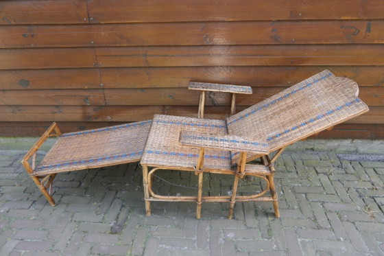Image 1 of prachtige antieke Franse lounge ligstoel, gemaakt van rotan en bamboe