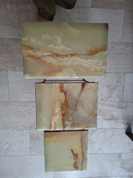 3 Marmor Beistelltische im Set – Stone, Brass (photo 3 of 6)