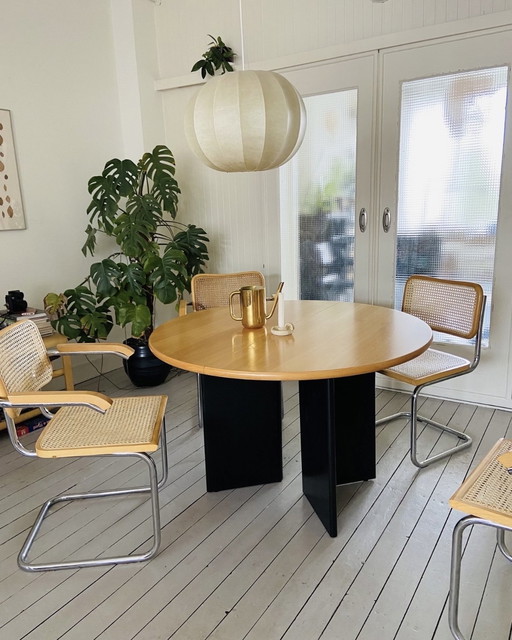 Vintage extendable oval dining table