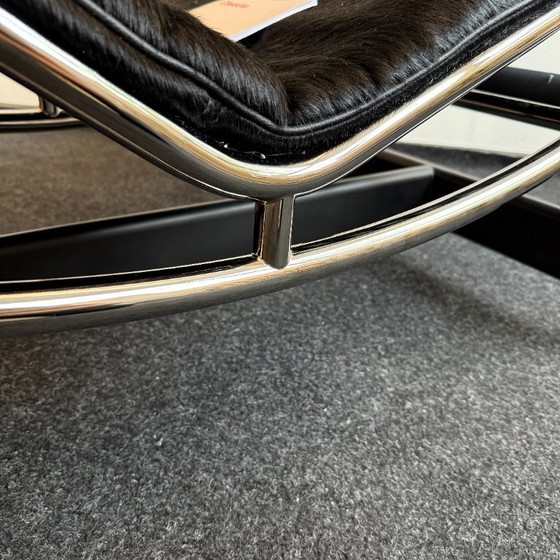 Image 1 of Cassina LC 4 - chaise longue - cuero de vaca negro - clásico - ¡Como nuevo!