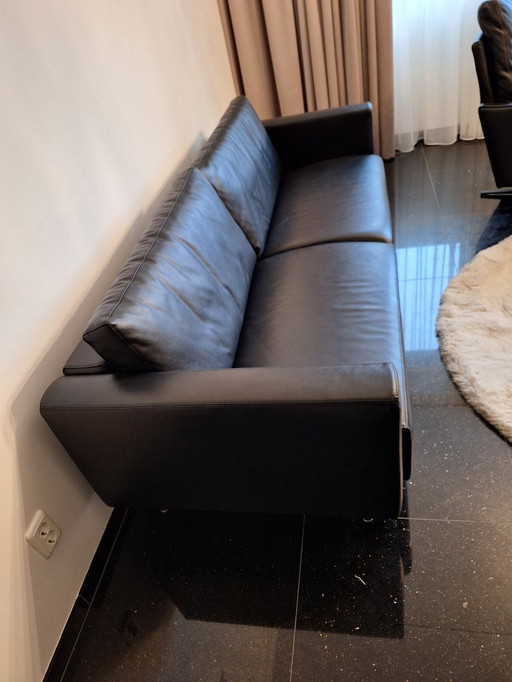 Sofá y sillas de cuero