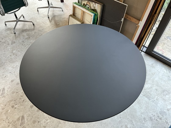 Table de salle à manger Knoll Saarinen Fenix noir 137cm – Tables de salle à manger, MDF, Aluminium (photo 2 of 6)