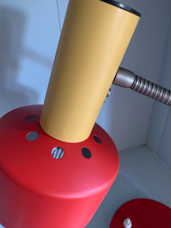 Image 1 of Lampe de bureau vintage rouge et jaune des années 80 (danoise)