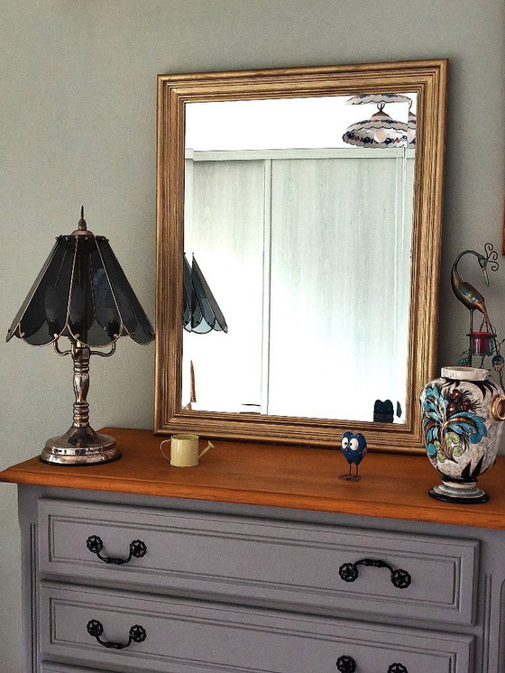 Image 1 of Grande specchio con cornice in legno dorato e vetro bisellato