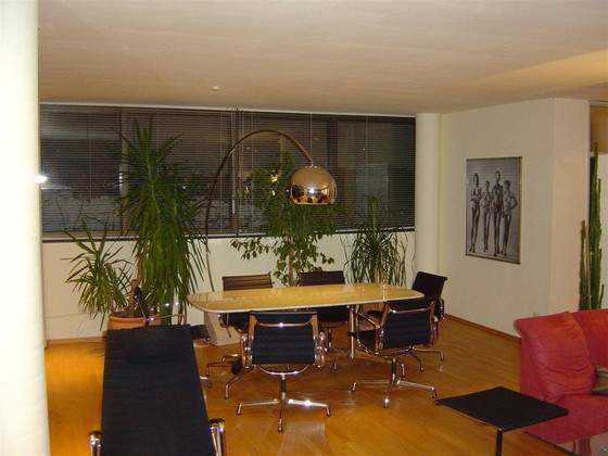 Original Vitra Segmented Table by Charles & Ray Eames – Carrara marble – 200 × 100 cm – design classic (photo 5 of 6)