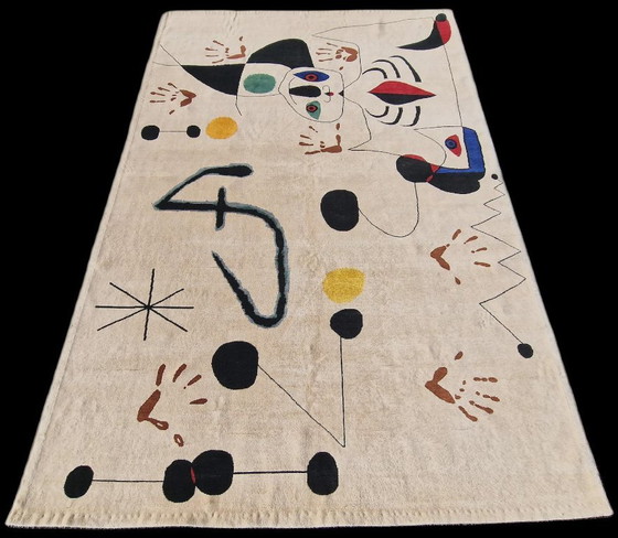 Alfombra "Mujer en la noche" de Joan Miró – Lana de seda anudada a mano sobre algodón (200x300cm) – Wool (photo 3 of 10)