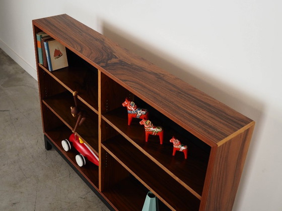 Image 1 of Librería de nogal, diseño danés, años 70, producción: Dinamarca