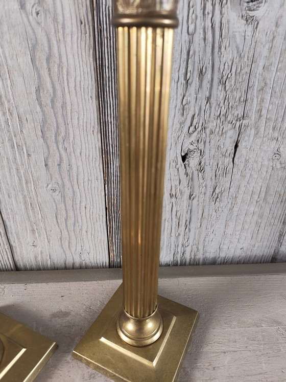 Image 1 of Chandeliers anciens en laiton de style néoclassique en forme de colonnes corinthiennes