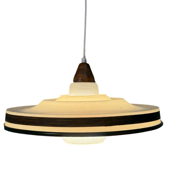 Image 1 of Suspension vintage années 70 - Plastic Fantastic ! - Centre en verre et accents imitation bois