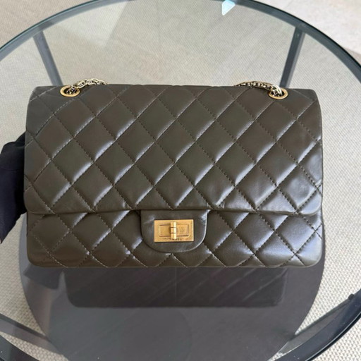Chanel 2.55 Reissue 226 - Pelle di vitello trapuntata invecchiata, verde militare scuro, hardware dorato, serie 13