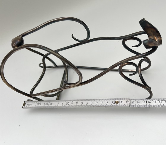 Image 1 of Portabottiglie/cestino per bottiglie di vino vintage a forma di slitta – metallo argentato – fatto a mano