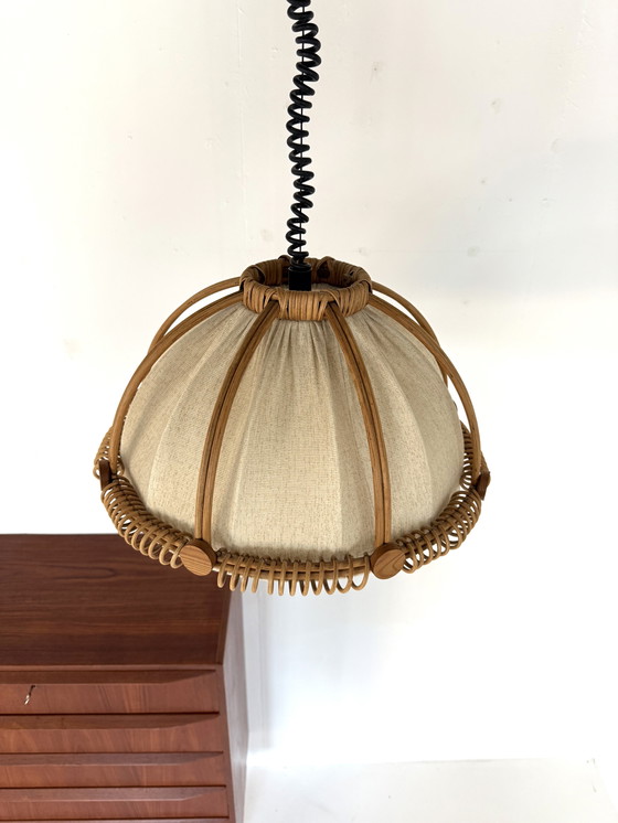 Image 1 of Suspension vintage en rotin des années 60