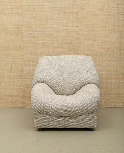 Poltrona a conchiglia italiana DEDAR, rivestita