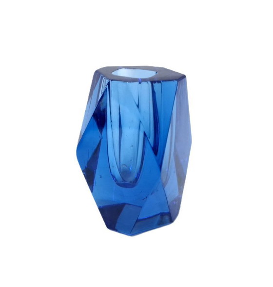Image 1 of Vaso vintage in vetro blu sfaccettato