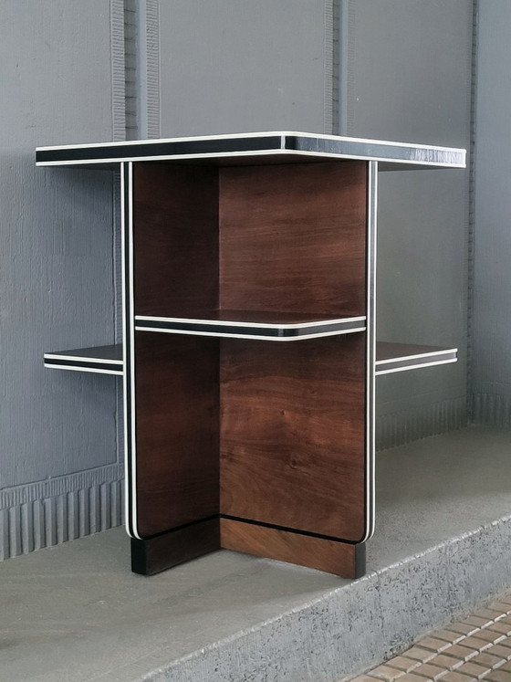 Image 1 of Couchtisch im Art-déco-Stil von Waring & Gillow, 1930er Jahre, Nussbaum, Tischplatte aus Wurzelnussholz.