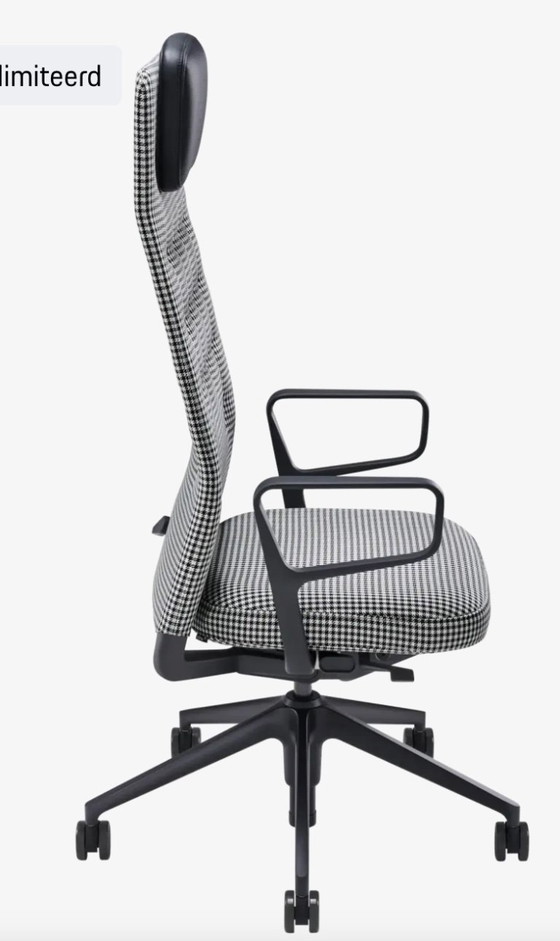 Image 1 of Porsche Vitra