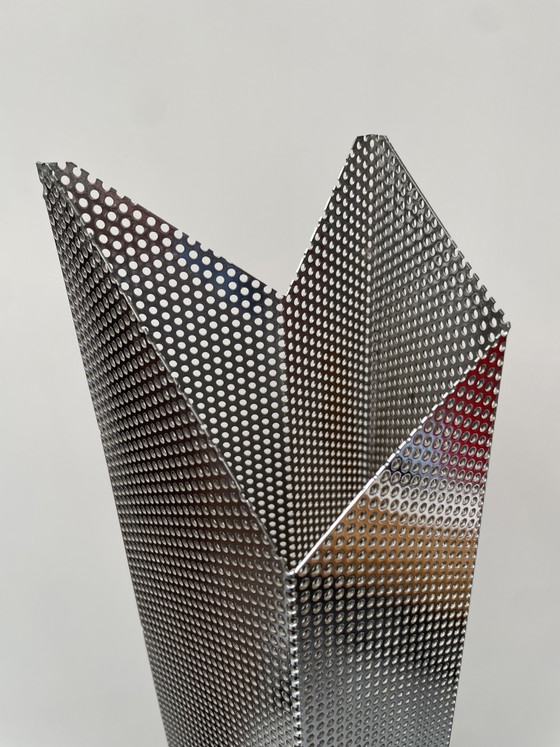 Postmoderne “Wolkenkrabber” Lamp, Italië Jaren 80 – Vloerlampen, Metal, Chrome (photo 6 of 8)