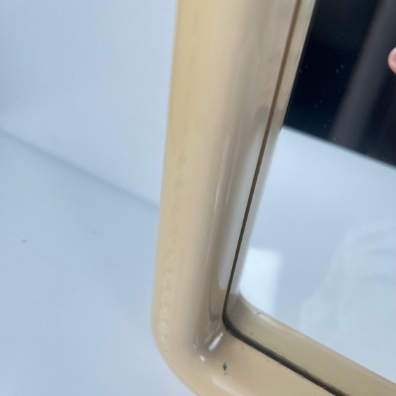 Image 1 of Specchio quadrato in plastica con bordi arrotondati, crema, 1970/80