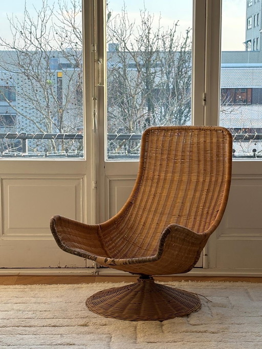 Drehstuhl aus Rattan und Korbgeflecht im Stil der 70er Jahre