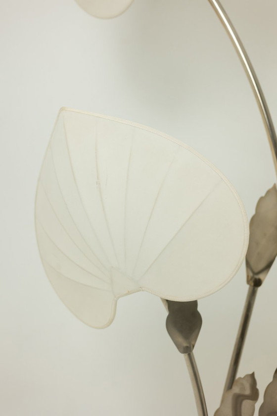 Image 1 of Antonio Pavia. Grande lampe en laiton argenté et soie. Années 1970.