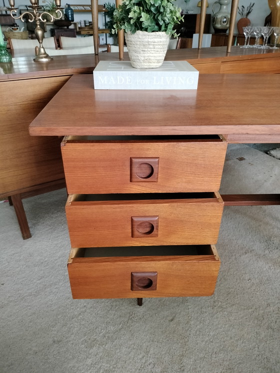 Image 1 of Scrivania vintage in teak, stile metà secolo