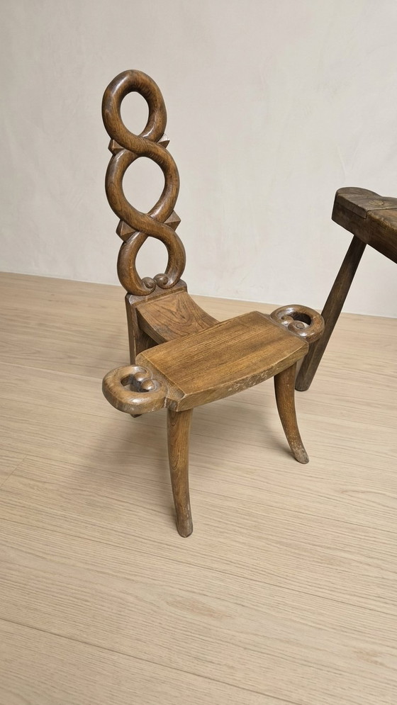 Vintage Sculptural Wooden Table and Two Chairs, Hand-Carved Loop Backrests, 75 × 70 × 56 cm – Consoles (photo 4 of 16)
