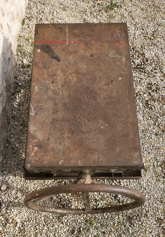 Image 1 of old industrial lifting table, industrial lifting table, machine tool furniture, jack