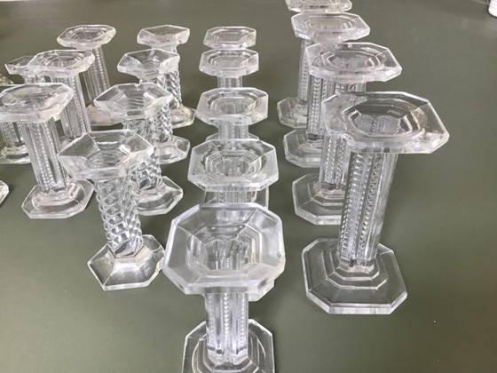 Image 1 of Unieke Set Antieke Persglazen Etalagematerialen (59-delig) – ca. 1920-1930