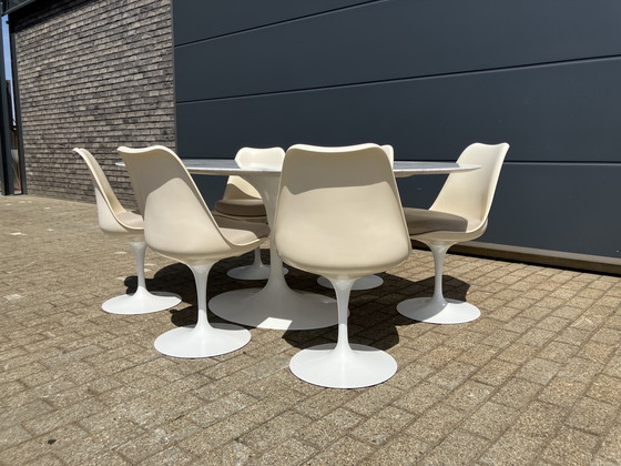 Image 1 of Tavolo ovale Knoll Tulip originale e 6 sedie Knoll Tulip in ottime condizioni!