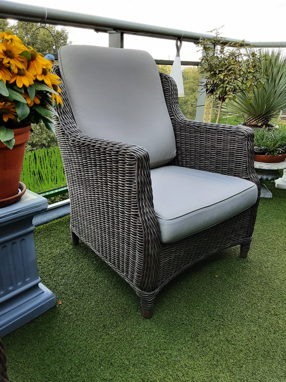 Image 1 of Twee four seasons loungestoelen met kussens