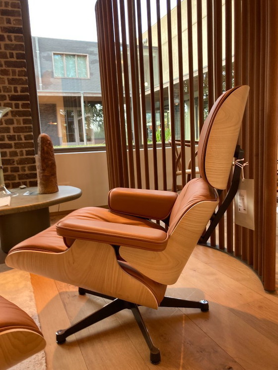 Image 1 of eames lounge + ottoman vitra