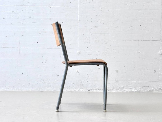 Image 1 of Set van 6 stapelbare Embru stalen buisstoelen in industrieel design, jaren 60.