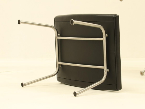 Image 1 of Poltrona Wing e pouf coordinato – CH445 e CH446 – di Hans Wegner